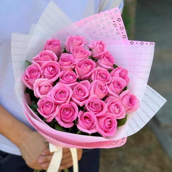 Букет из 25 розовых роз