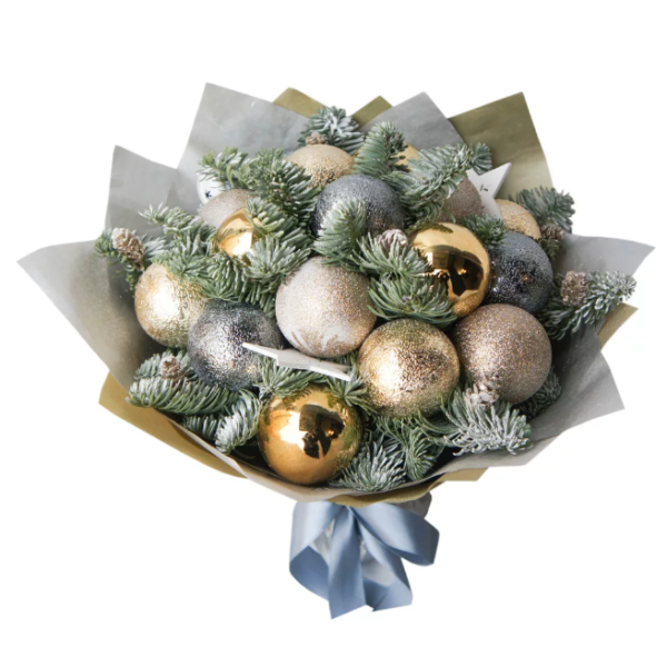 Новогодний букет из игрушек и нобилиса