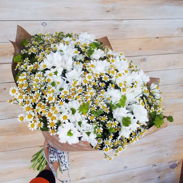 Букет из ромашек "Волшебная поляна"