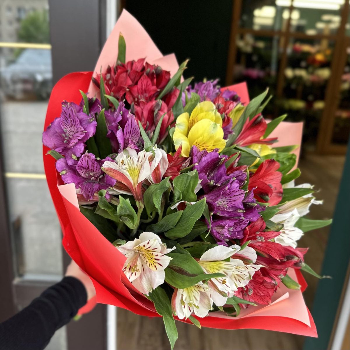 full_1fd3f00f857f4e9c41f147c8ea47ec68 Ми-ми букет Лесная нимфа из 11 веточек аьстмроерий — изображение 1