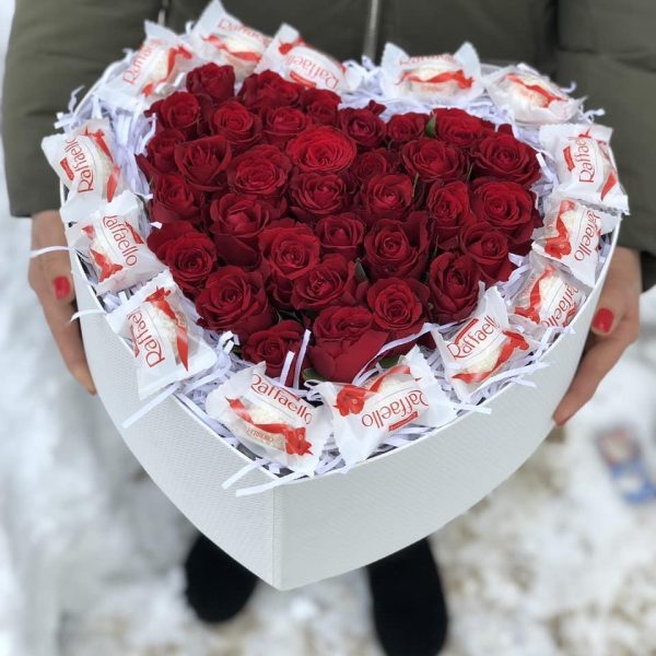 Композиция в шляпной коробке Любовь