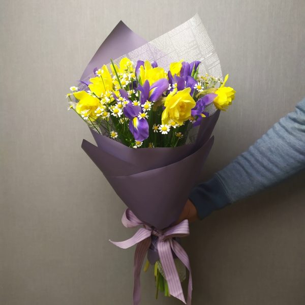 Букет с нарциссами