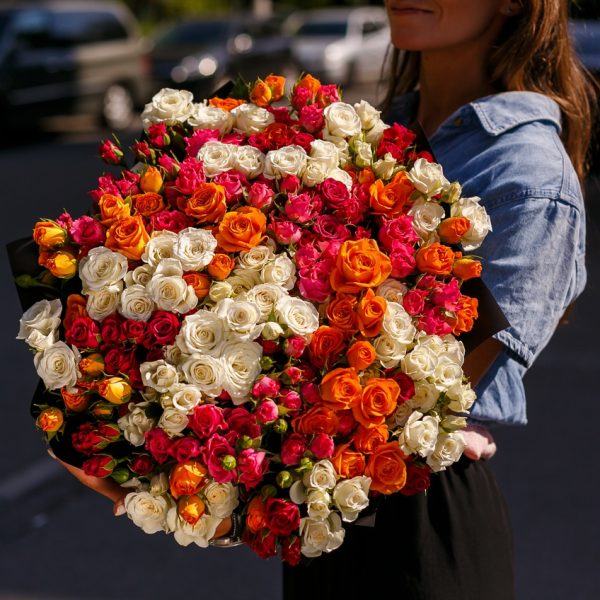 Букет из 51 кустовой розы Микс (предзаказ)
