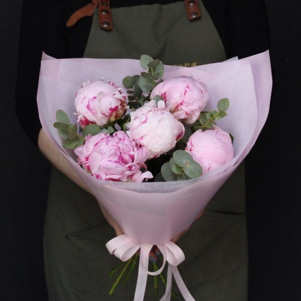 Букет из 5 пионов